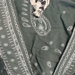 GREEN BANDANA